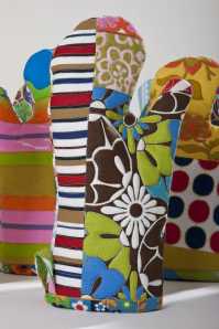 Maria Shell Oven Mitt